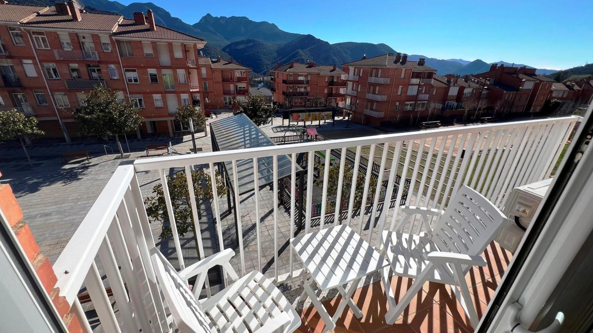 Sant Jordi de Cercs Apartament Acollidor Al Bergueda 6P מראה חיצוני תמונה